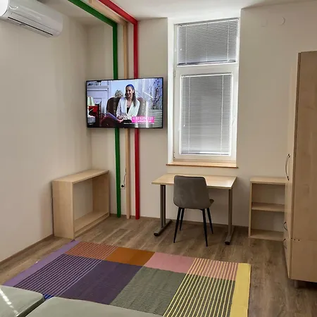 דירה Blizu Centra In Na Robu Tivolija *