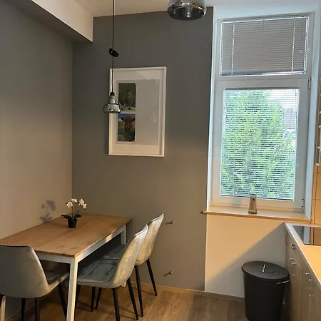 Blizu Centra In Na Robu Tivolija Апартаменти Любляна